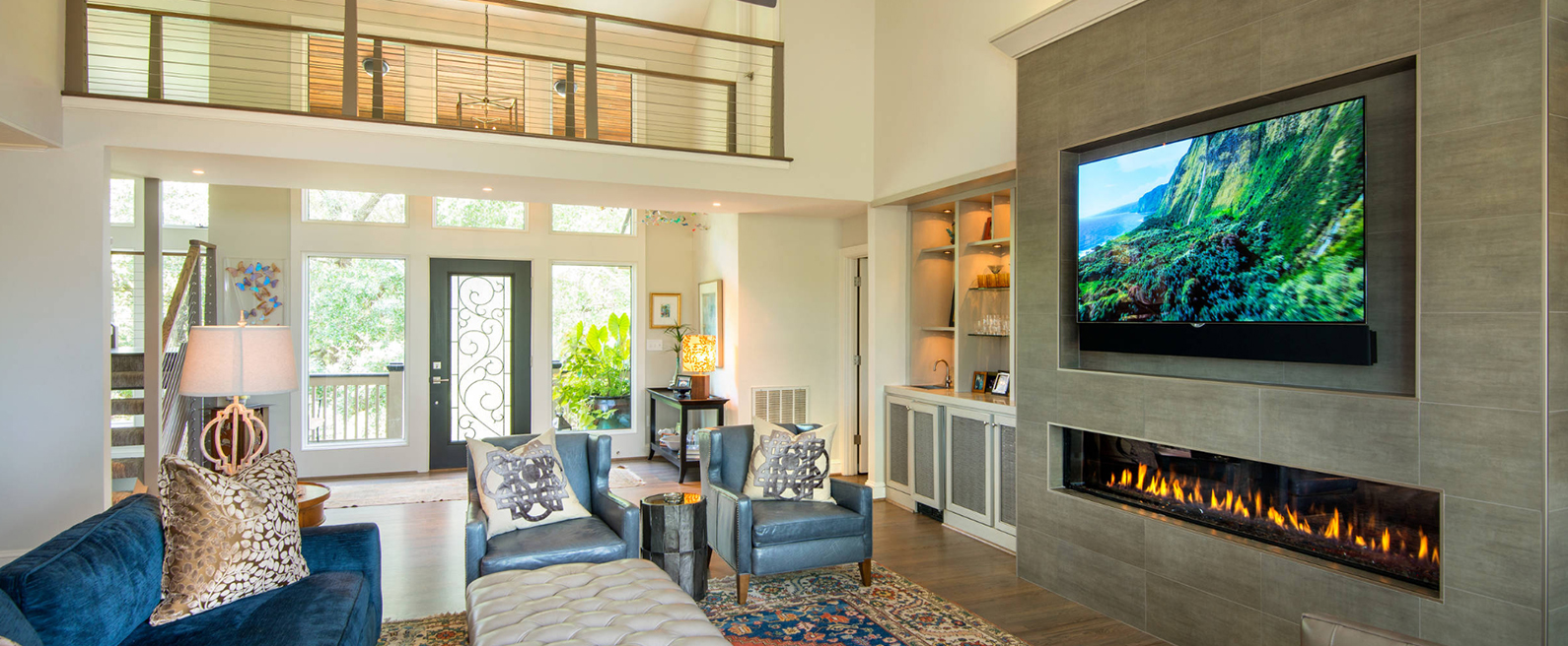 Livingroom with television and fireplace